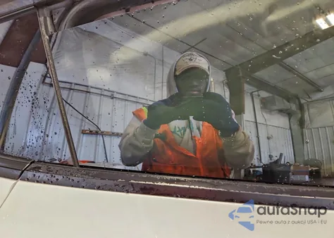 2023 Tesla Model Y z USA, uszkodzony, nr VIN 7SAYGDEE2PF691783